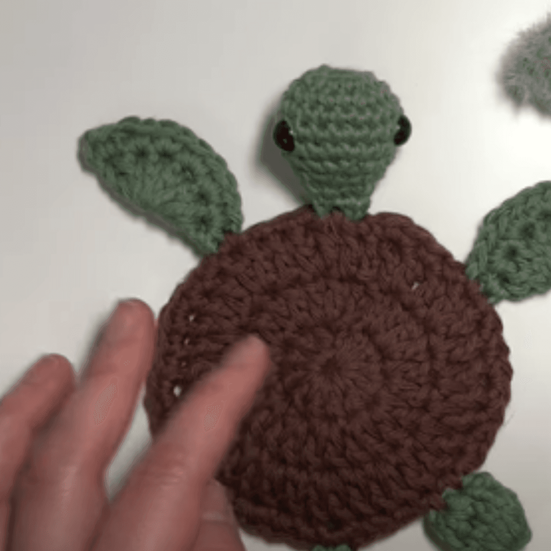 Crochet turtle mug rug tutorial: Easy Beginner Crochet